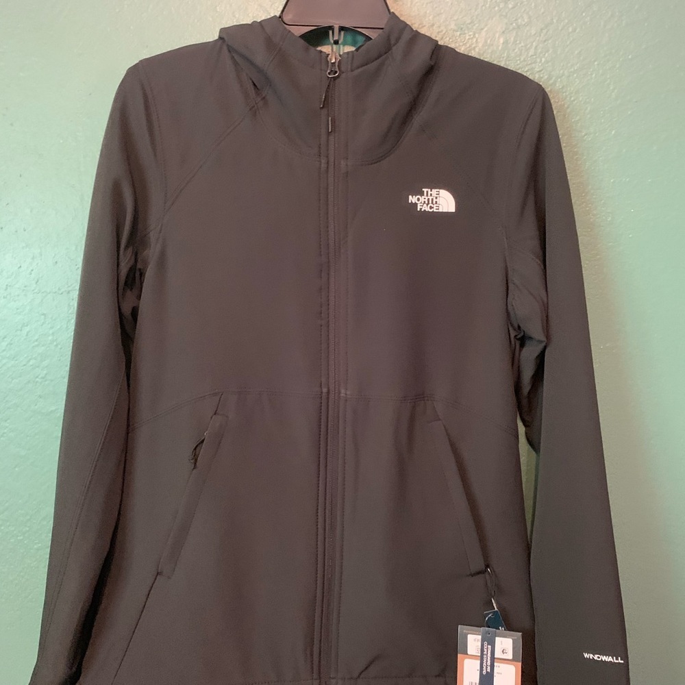 The North Face Women’s Windwall Jacket.